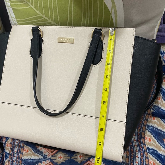 Kate Spade Purse - Picture 5 of 6